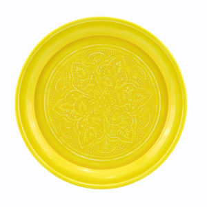 Yellow decorative plate.