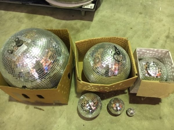 Medium disco ball to make a statement at your next party. 20cm.